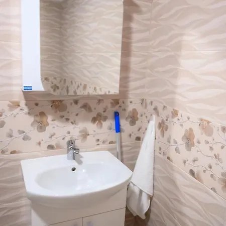 здраве 公寓 萨帕雷瓦巴尼亚