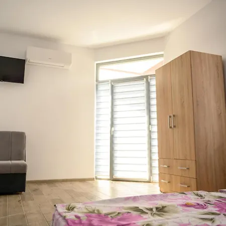 здраве 萨帕雷瓦巴尼亚