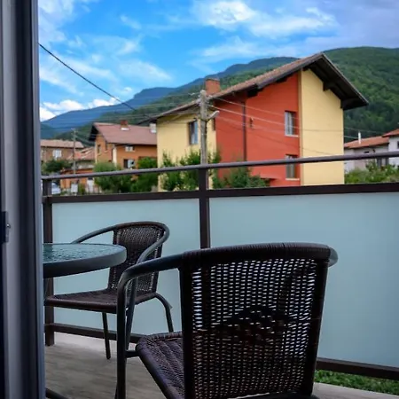 здраве 萨帕雷瓦巴尼亚